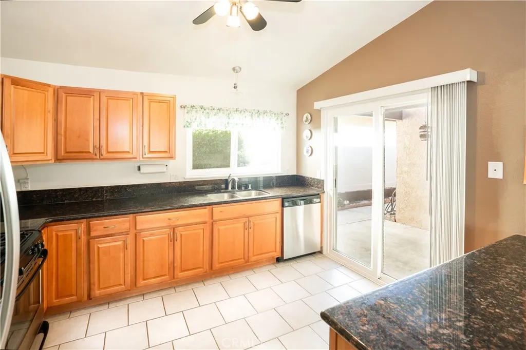 6171 Darcee, Jurupa Valley, California 92509 home-pic-18